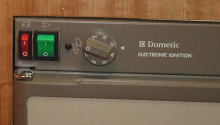 Dometic 3-way fridge controls