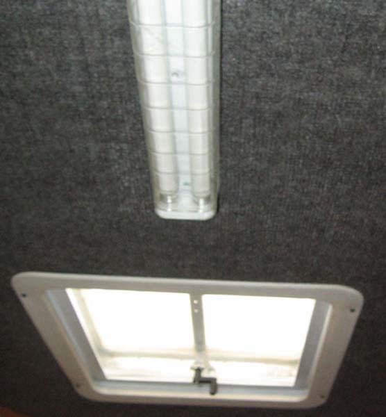 Roof hatch and light