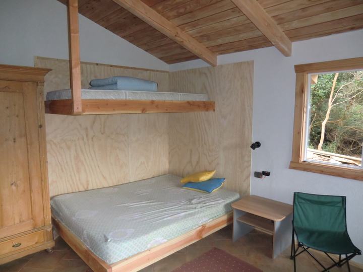 Double bed and bunk