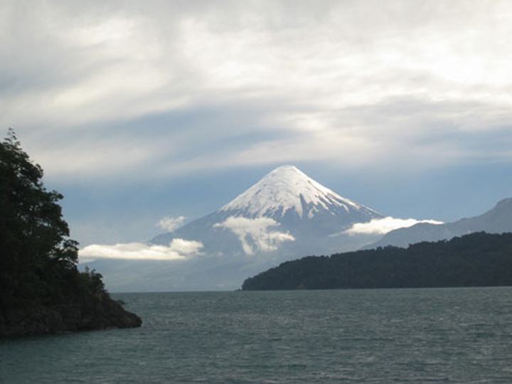 Osorno volcano (2,652 m)