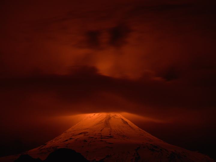 Lava glow, May 2016