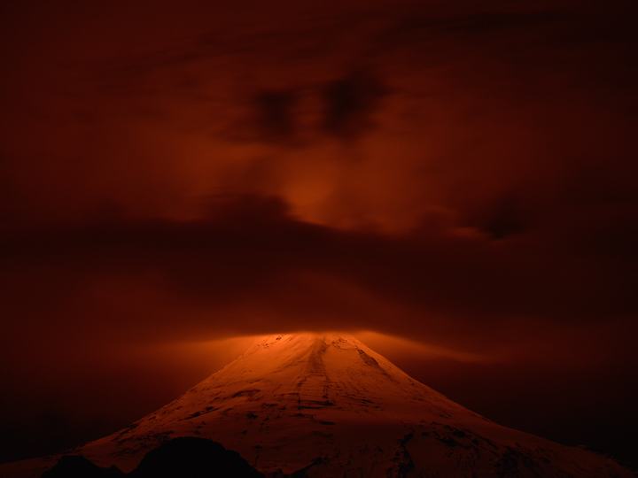 Lava glow, May 2016